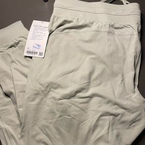 Brand new lululemon joggers!